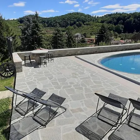 فندق Ristorante Da Maurizio Cravanzana